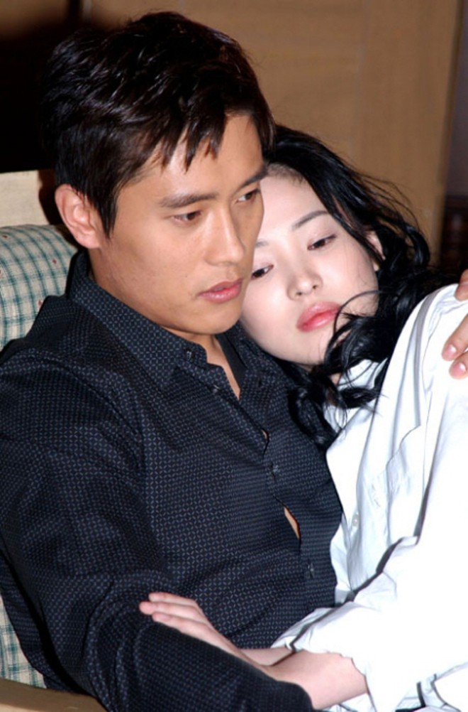 Những tượng đài nhan sắc thảm nhất Kbiz: Song Hye Kyo chưa phải khổ nhất, Choi Ji Woo chu cấp cho chồng nhưng lại bị “cắm sừng” - Ảnh 5.