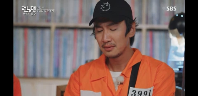 Ngày này cũng tới: Lee Kwang Soo không cầm được nước mắt khi đọc thư chia tay Running Man - Ảnh 1.