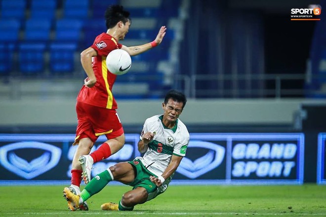 Tuyển Việt Nam chốt đơn 4-0 trước Indonesia, giữ vững ngôi đầu tại vòng loại World Cup 2022 - Ảnh 1.