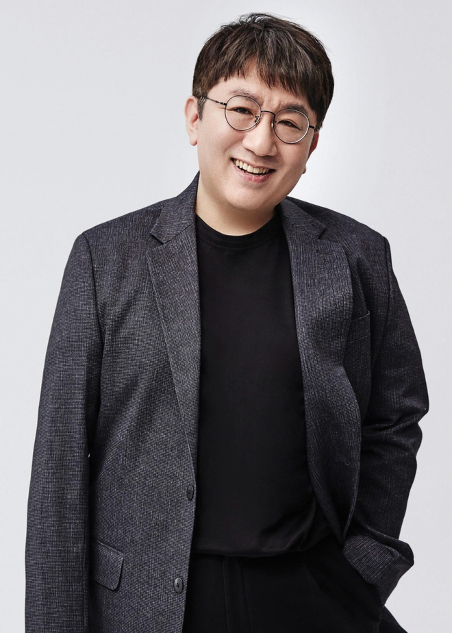 Bang Si Hyuk bất ngờ từ chức CEO của HYBE: người hoang mang khó hiểu, kẻ réo gọi tên thành viên BTS lên thay - Ảnh 1.