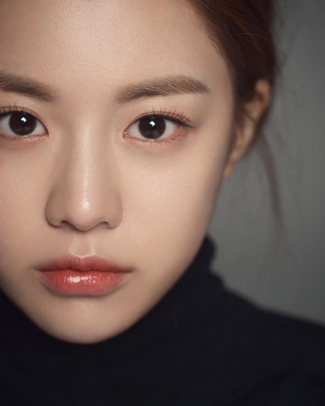 Nữ diễn viên có ảnh profile đỉnh nhất theo Knet: Jisoo - Kim Yoo Jung so kè khốc liệt, mỹ nhân mặt đơ của IZ*ONE bất ngờ có tên - Ảnh 14.