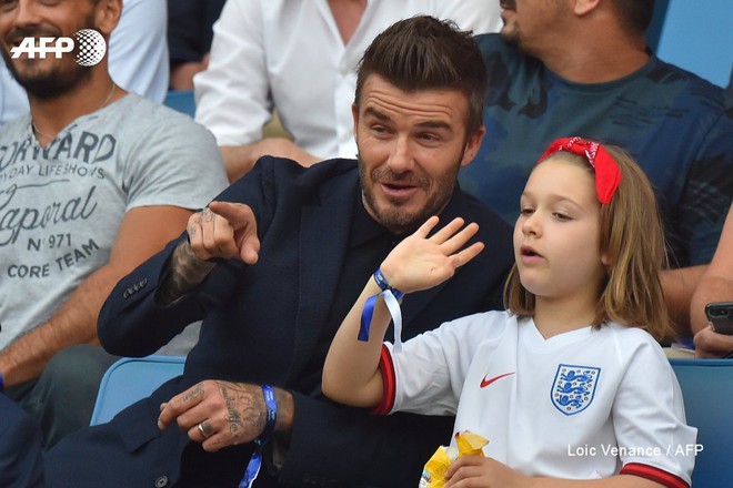 Thế lực nhí cute nhất Chung kết Euro 2020: Harper lên đồ điệu đà bên bố David Beckham, còn khoe sắc xinh xỉu ở hậu trường - Ảnh 8.