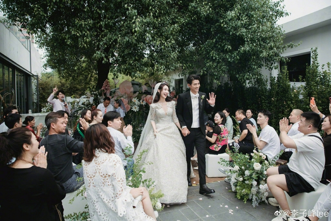 Đám cưới hot nhất Cbiz hôm nay: Dạ Hoa từng cắm sừng Trương Thiên Ái tổ chức hôn lễ sau 1 tháng cầu hôn bạn gái - Ảnh 11.