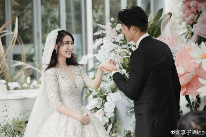 Đám cưới hot nhất Cbiz hôm nay: Dạ Hoa từng cắm sừng Trương Thiên Ái tổ chức hôn lễ sau 1 tháng cầu hôn bạn gái - Ảnh 12.