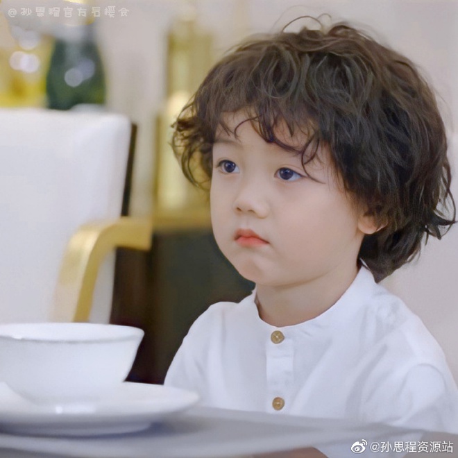 Fan Việt phát rồ vì sao nhí đáng yêu ở phim ngôn tình Hạ Tiên Sinh, thu về 73 nghìn like với hai má bánh bao trắng mềm - Ảnh 4.