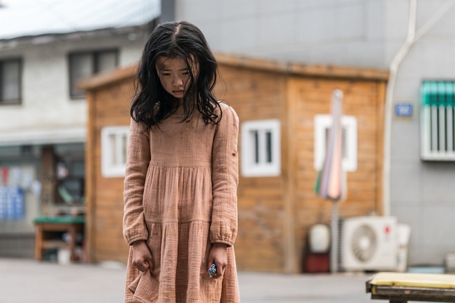 Profile cô bé át vía Jeon Ji Hyun ở Kingdom: 13 tuổi toàn đóng vai chính, nhan sắc không đùa được đâu - Ảnh 9.