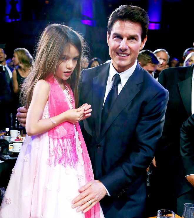 Màn lột xác của 2 ái nữ nhà đôi bạn thân Beckham - Tom Cruise: Suri chân dài gây choáng, thiên thần Harper nay điệu lắm rồi - Ảnh 10.