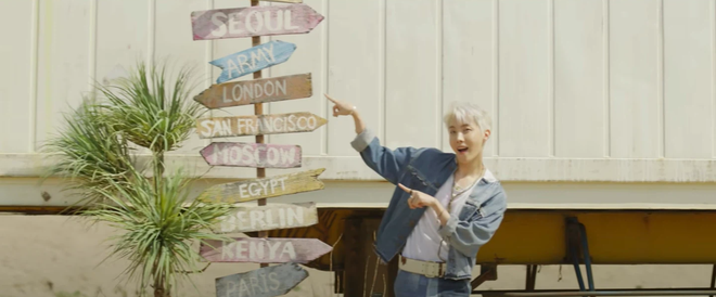 Soi teaser 10 triệu views của BTS: Tờ báo dự đoán tương lai bất ngờ, chiếc quần siêu què của j-hope là sao thế? - Ảnh 5.