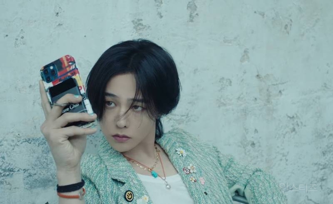 Bản full quảng cáo đẹp ngất ngây của G-Dragon: Tóc dài lãng tử, thần thái chất phát ngất, bảo sao Jennie mê mẩn đến vậy - Ảnh 5.