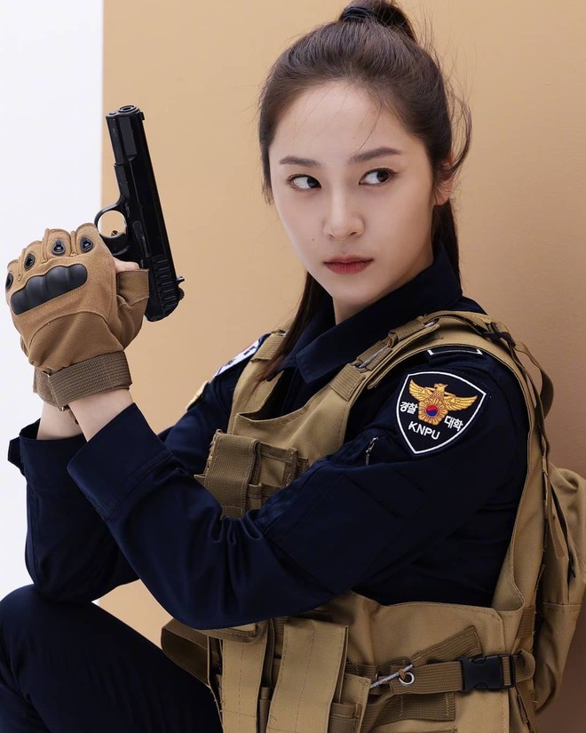 6 nữ cảnh sát bao ngầu ở phim Hàn: Vừa đẹp vừa giỏi như Krystal, Lee Sung Kyung thì ai mà không mê? - Ảnh 3.