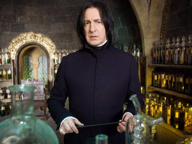 Vì lý do này mà Harry Potter suýt đánh mất Giáo sư Snape, căng thẳng đến thế nào mà phải nhờ cậy J.K. Rowling? - Ảnh 1.