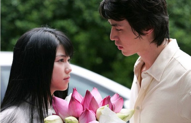 Lee Dong Wook hóa ra từng lấy vợ Việt Nam, hẹn hò bằng xích lô còn dùng hoa sen để tỏ tình mới chất - Ảnh 3.