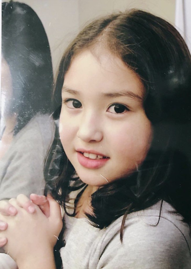 Hóa ra nữ thần lai nhà YG Jeon Somi không phải 15 tuổi debut mà từ... 4 tuổi, nhìn ảnh bên tài tử Hậu Duệ Mặt Trời là hiểu - Ảnh 6.