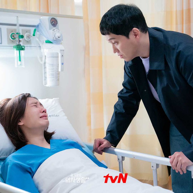 Phát cuồng với ảnh dàn sao Hospital Playlist hồi nhỏ: Bố con Jo Jung Suk lớn bé gì cũng chuẩn chúa hề luôn - Ảnh 8.