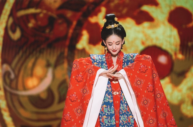 Cổ Lực Na Trát gây bão Weibo với màn múa thay trang phục trong 1 giây, visual lẫn khí chất như nào mà gây mê toàn cõi mạng? - Ảnh 12.