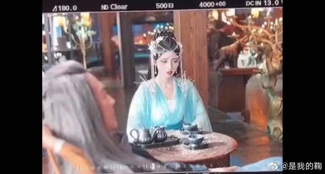 Cúc Tịnh Y lộ tạo hình mới cực cồng kềnh và kém xinh ở phim Hoa Nhung, netizen lắc đầu thôi chị cứ một màu thì hơn - Ảnh 2.