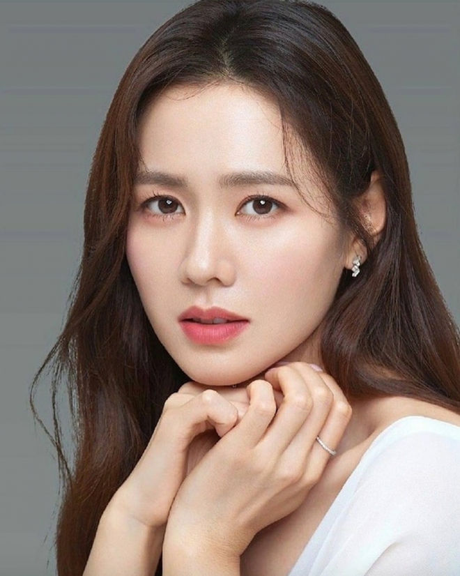 Nghi vấn Son Ye Jin mang thai con đầu lòng với Hyun Bin, nhìn size mặt và đôi môi tều lạ đến khó nhận ra là đủ hiểu? - Ảnh 4.