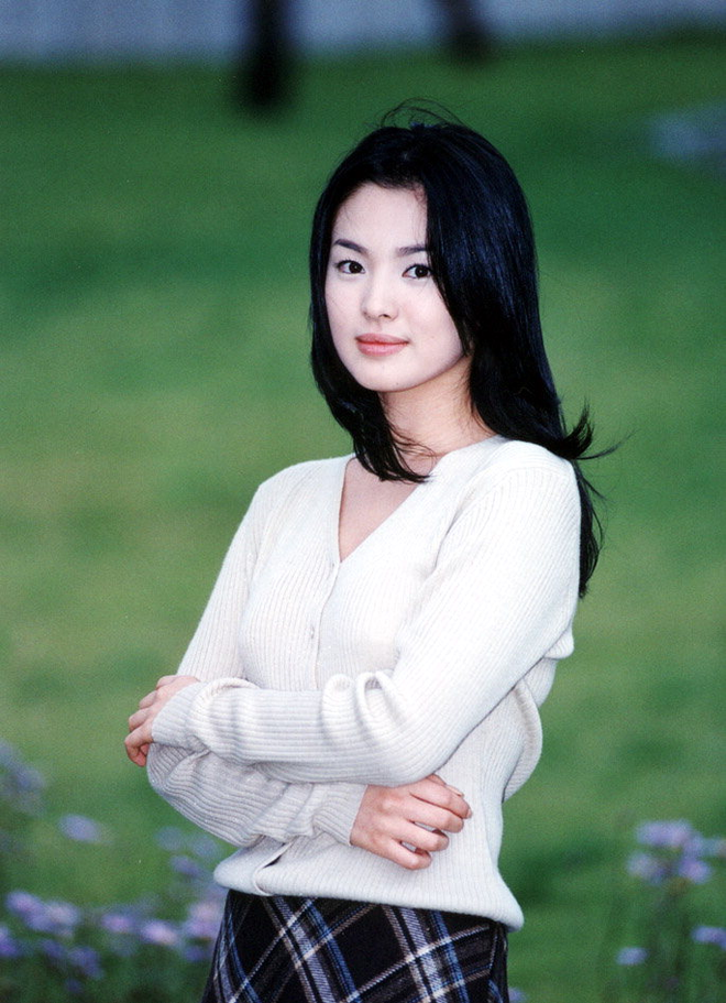 10 mỹ nhân thống trị phim Hàn thập niên 2000: Song Hye Kyo gây bão toàn Châu Á, Lee Young Ae cân đủ loại vai - Ảnh 4.