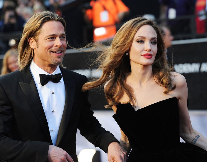 Đổ cả triệu đô kiện cáo Brad Pitt, Angelina Jolie quyết tâm gỡ gạc bằng cách hẹn hò bạn trai tỷ phú? - Ảnh 3.