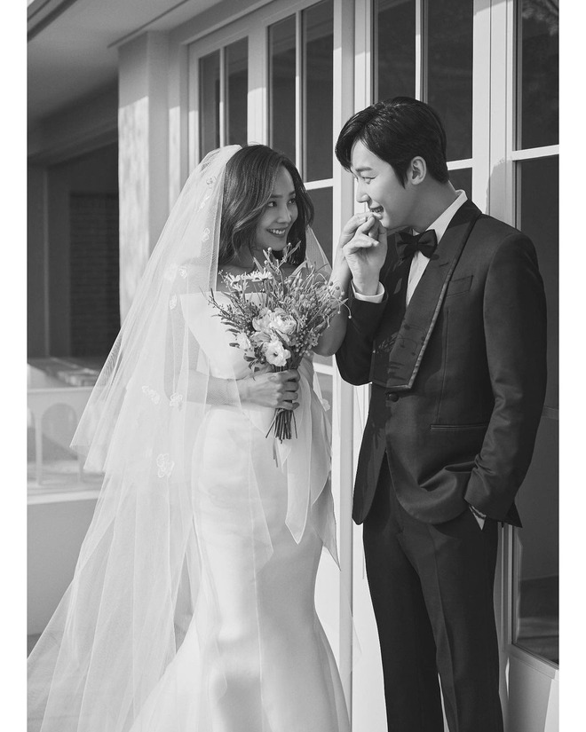 Dàn sao chụp ảnh cưới Penthouse 3 mùa cũng gây bão: Lee Ji Ah - Logan và cặp của Eugene đẹp xỉu, đỉnh nhất body Kim So Yeon - Ảnh 17.