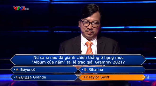 Ai Là Triệu Phú hỏi ai giành giải Album của năm tại Grammy 2021, nam thần đấu kiếm chọn Taylor Swift hay Ariana Grande? - Ảnh 4.