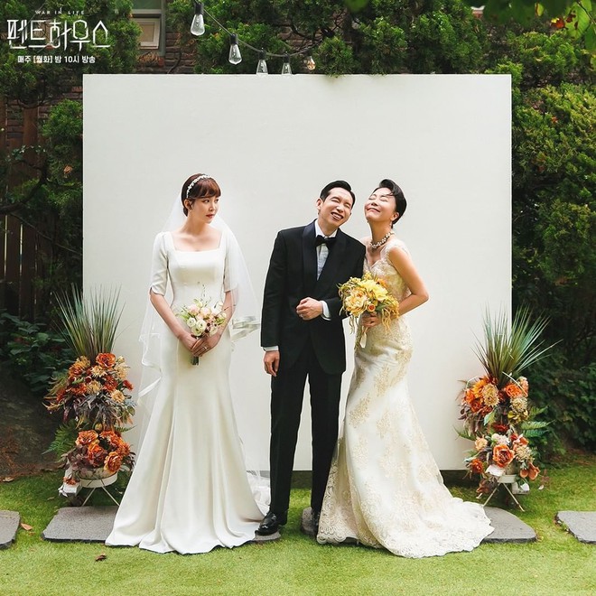 Dàn sao chụp ảnh cưới Penthouse 3 mùa cũng gây bão: Lee Ji Ah - Logan và cặp của Eugene đẹp xỉu, đỉnh nhất body Kim So Yeon - Ảnh 20.