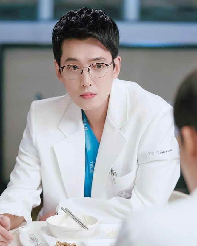 30 diễn viên Hàn hot nhất: Tài tử Hospital Playlist lên ngôi, Kim So Yeon và dàn sao Penthouse so kè cặp cực phẩm Nevertheless - Ảnh 9.