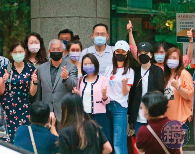 Vợ chồng Lâm Tâm Như lộ ảnh siêu tình cảm giữa bê bối tháo chạy khỏi scandal của Triệu Vy nhưng sự thật là gì? - Ảnh 7.