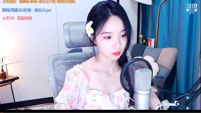 Nữ streamer xinh đẹp tức giận tiết lộ quy tắc ngầm một bộ ảnh đổi tình một đêm của giới nhiếp ảnh gia - Ảnh 4.