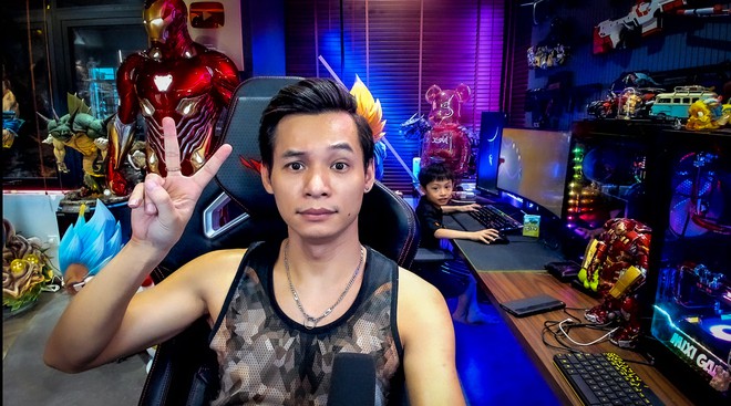 Đăng bài xin nghỉ livestream, Độ Mixi bất ngờ khoe khéo món quà sinh nhật khủng có giá cả trăm triệu - Ảnh 2.