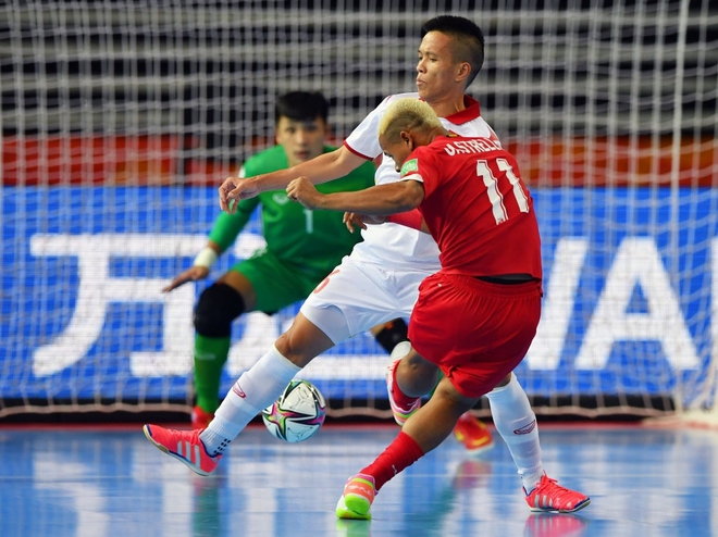 Tuyệt vời!! Đội tuyển futsal Việt Nam nghẹt thở vượt qua Panama tại World Cup, tiến gần tới tấm vé đi tiếp - Ảnh 6.