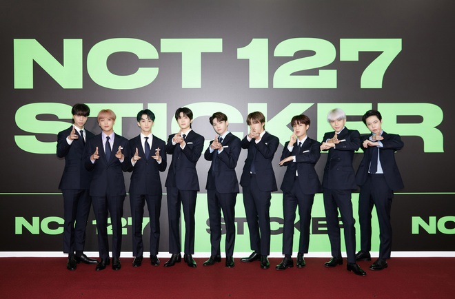 NCT 127 chiêu đãi cả bữa tiệc visual nhưng vẫn có 1 đặc sản khiến netizen phải hoang mang - Ảnh 6.