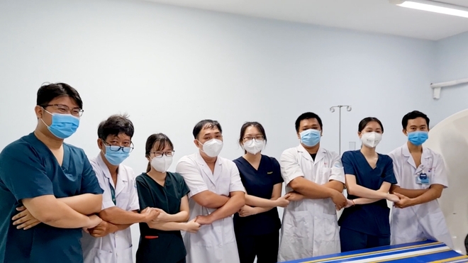 Hơn 30 sao Việt và 2 nghệ sĩ F0 xuất hiện trong MV của Châu Đăng Khoa và Sofia, cùng lan toả thông điệp tích cực giữa dịch bệnh - Ảnh 3.