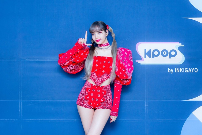 Hoạt động solo của BLACKPINK luôn có bóng hình chị cả: Bất chấp sớm đêm ở hậu trường, tỉ mỉ chuẩn bị từng hộp kẹo, chai nước - Ảnh 1.