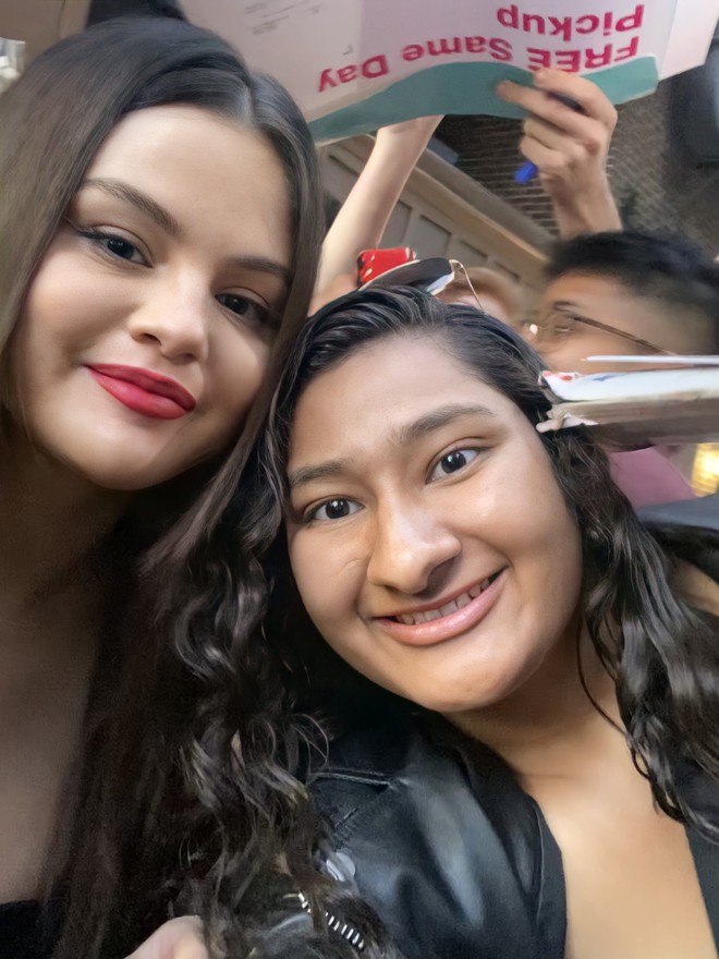Đẳng cấp fangirl: Cô nàng Gen Z có ảnh chụp chung với cả làng sao từ Hàn đến Hollywood, kiếp trước cứu cả thế giới hay gì? - Ảnh 9.