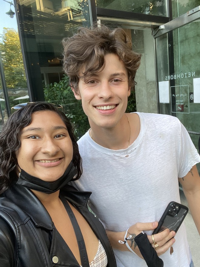 Đẳng cấp fangirl: Cô nàng Gen Z có ảnh chụp chung với cả làng sao từ Hàn đến Hollywood, kiếp trước cứu cả thế giới hay gì? - Ảnh 5.
