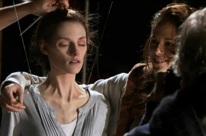 Thì ra đây là bí kíp khiến Kristen Stewart nhìn như bộ xương lúc đi đẻ ở Twilight, xem ảnh hậu trường vừa sợ vừa nể! - Ảnh 3.