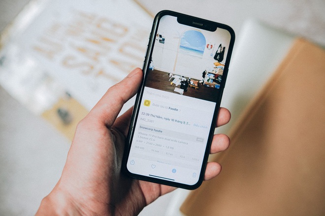 iOS 15 mới cho phép xem thông tin ảnh siêu hay ho, hội hay hóng drama nhất định phải biết! - Ảnh 1.