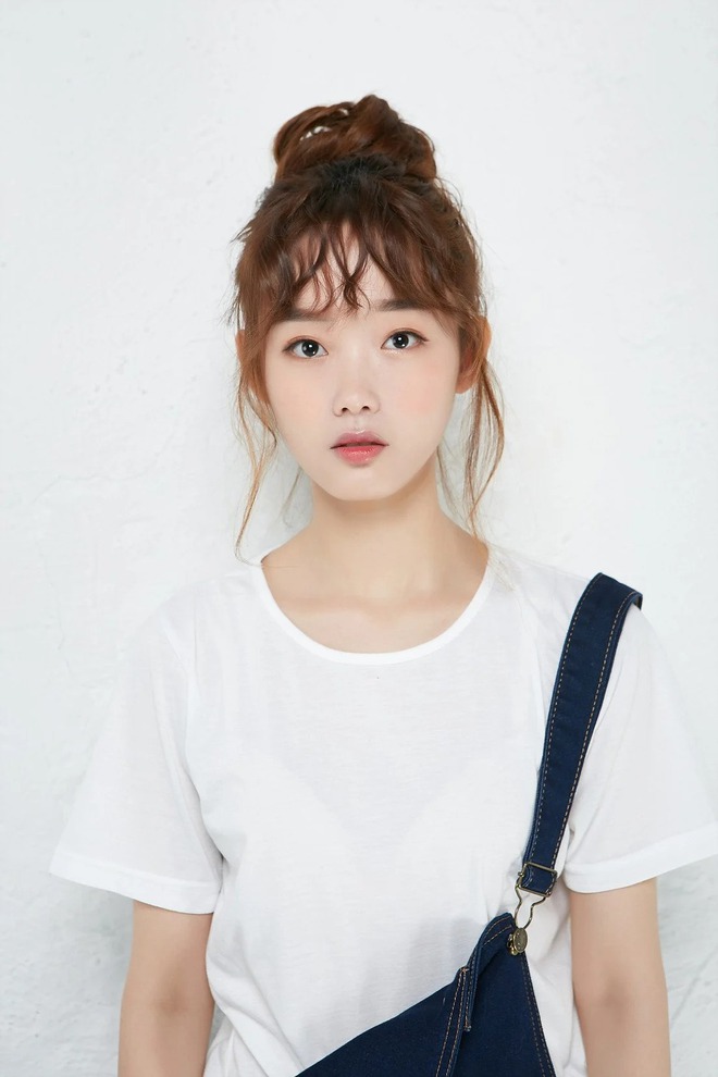 Bao nhiêu năm Kbiz mới tìm ra nhan sắc giống nữ thần Sulli, khí chất đỉnh như Lee Sung Kyung: Hoá ra là mỹ nhân của cơn sốt Squid Game? - Ảnh 5.