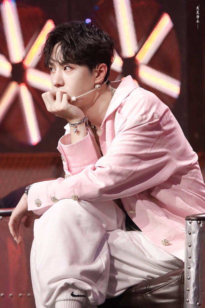 Đừng bất ngờ: Vương Nhất Bác từng là thực tập sinh YG, debut trong nhóm nhạc Kpop có thí sinh Produce 101 đình đám! - Ảnh 18.