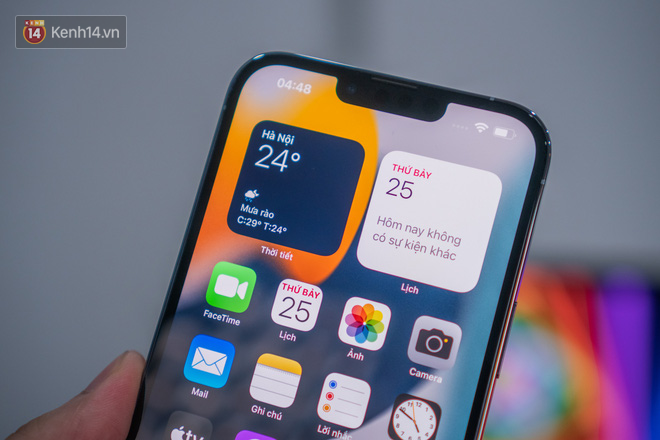 Nóng: Cận cảnh những chiếc iPhone 13 đầu tiên về Việt Nam - Ảnh 12.