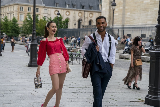 Thông tin nóng hổi về Emily in Paris mùa 3: Lựa chọn của nữ chính sẽ khiến khán giả sôi máu, mối tình gian díu với bồ của bạn sắp dừng lại? - Ảnh 4.