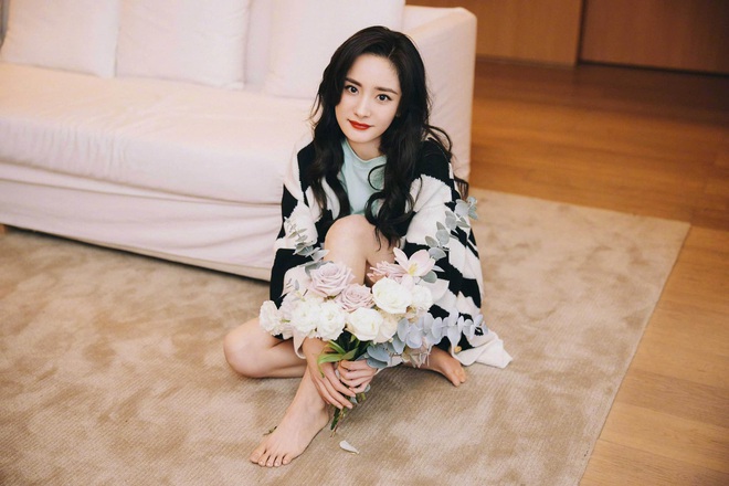 Triệu Lệ Dĩnh đọ sắc Dương Mịch trong bộ ảnh khai xuân: So kè visual hack tuổi, đúng là phụ nữ đẹp nhất khi không thuộc về ai - Ảnh 7.
