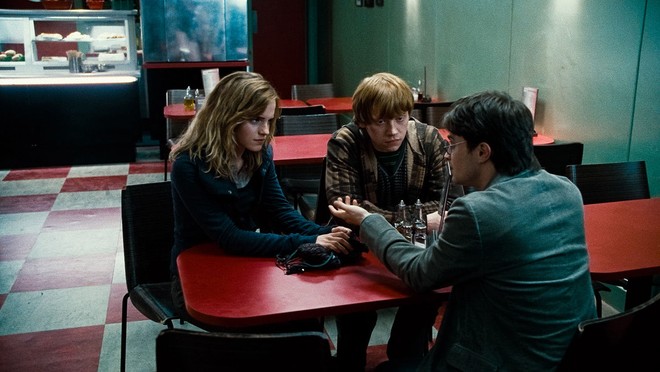 8 chi tiết Harry Potter tập 7 (phần 1) chứa ẩn ý không tưởng: Số phận Dobby vốn đã an bài, 1 hành động nhỏ chứng minh trí tuệ Hermione! - Ảnh 2.