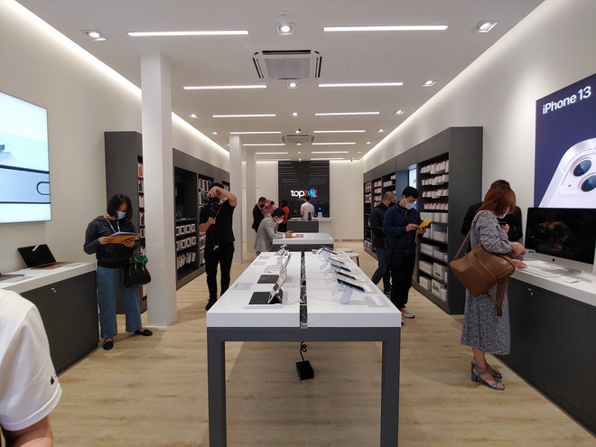 Cuộc đua song mã Apple – Samsung: Hết đua smartphone, lại đến kèn cựa nhau trong việc mở Mono Store tại Việt Nam - Ảnh 2.