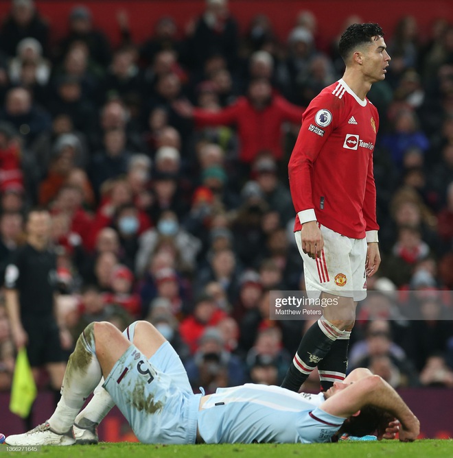 MU thắng West Ham siêu kịch tính ở phút bù giờ cuối, chính thức chen chân vào top 4 - Ảnh 5.