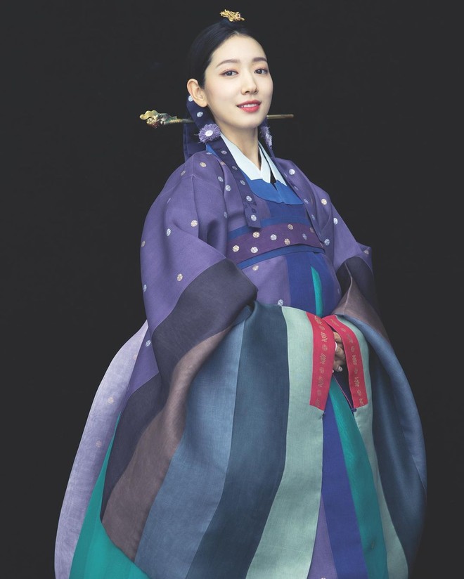 Park Shin Hye có động thái đầu tiên sau siêu hôn lễ: Đăng ảnh diện Hanbok xinh xỉu, nhưng ảnh lầy lội với ông xã tài tử còn gây chú ý hơn - Ảnh 3.