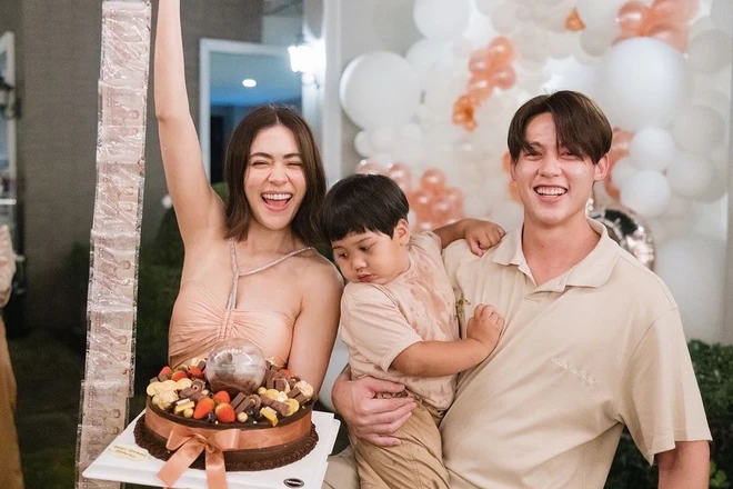 Sinh nhật ngọc nữ Thái Lan hóa sự kiện khủng: Kim - Mark Prin quẩy tới bến bên Nadech - Yaya, 2 cặp đôi đẹp nhất Tbiz quy tụ - Ảnh 7.