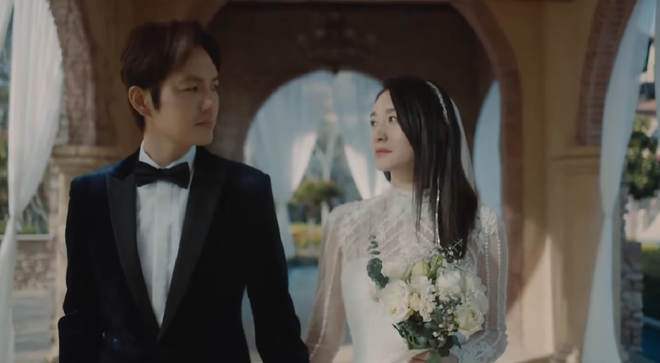 Phát sốt với đám cưới của Chung Hán Lương ở phim mới, hôn nhau ngọt vậy là kết đẹp sau đau thương rồi? - Ảnh 1.