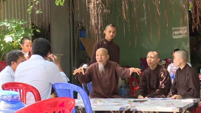 Tịnh thất Bồng Lai được tại ngoại, cứu thoát Diễm My ra ngoài và loạt chiêu trò câu view bẩn của nhiều YouTuber Việt - Ảnh 1.